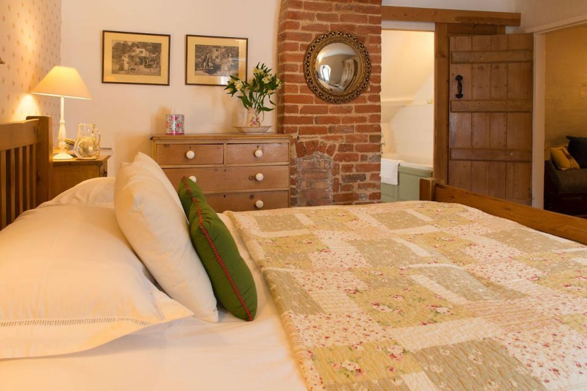 Wren Cottage, A Very Cosy Historic Coastal Cottage In A Pretty Little Village Wickham Market Exterior foto